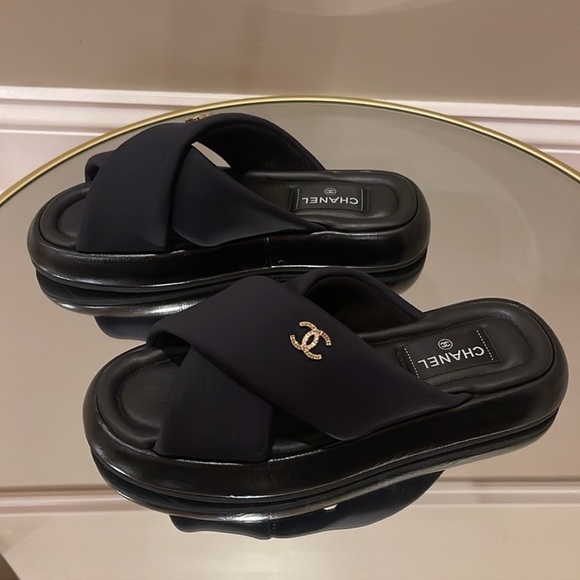 CHANEL CC interlocking Criss Cross Slides Slides size 38 - Picture 13 of 14